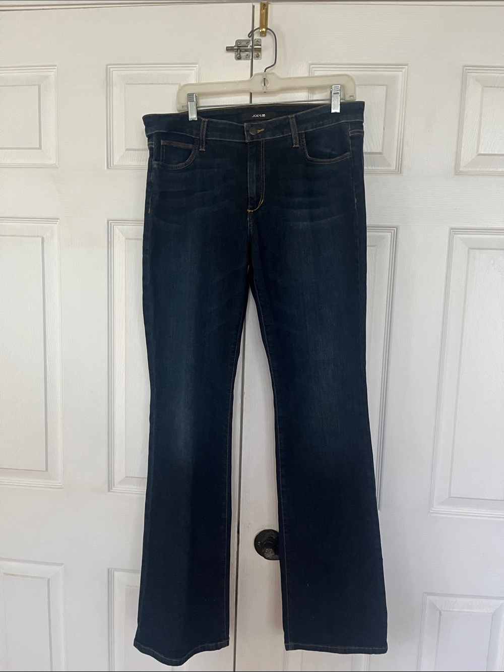 Joe’s Jeans “The Honey” Curvy Boot Cut 32